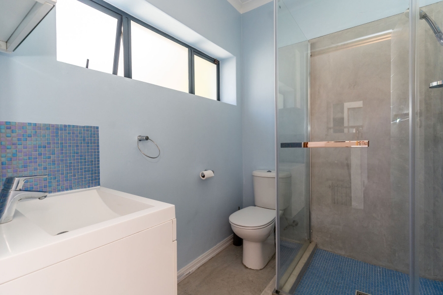 5 Bedroom Property for Sale in Fresnaye Western Cape